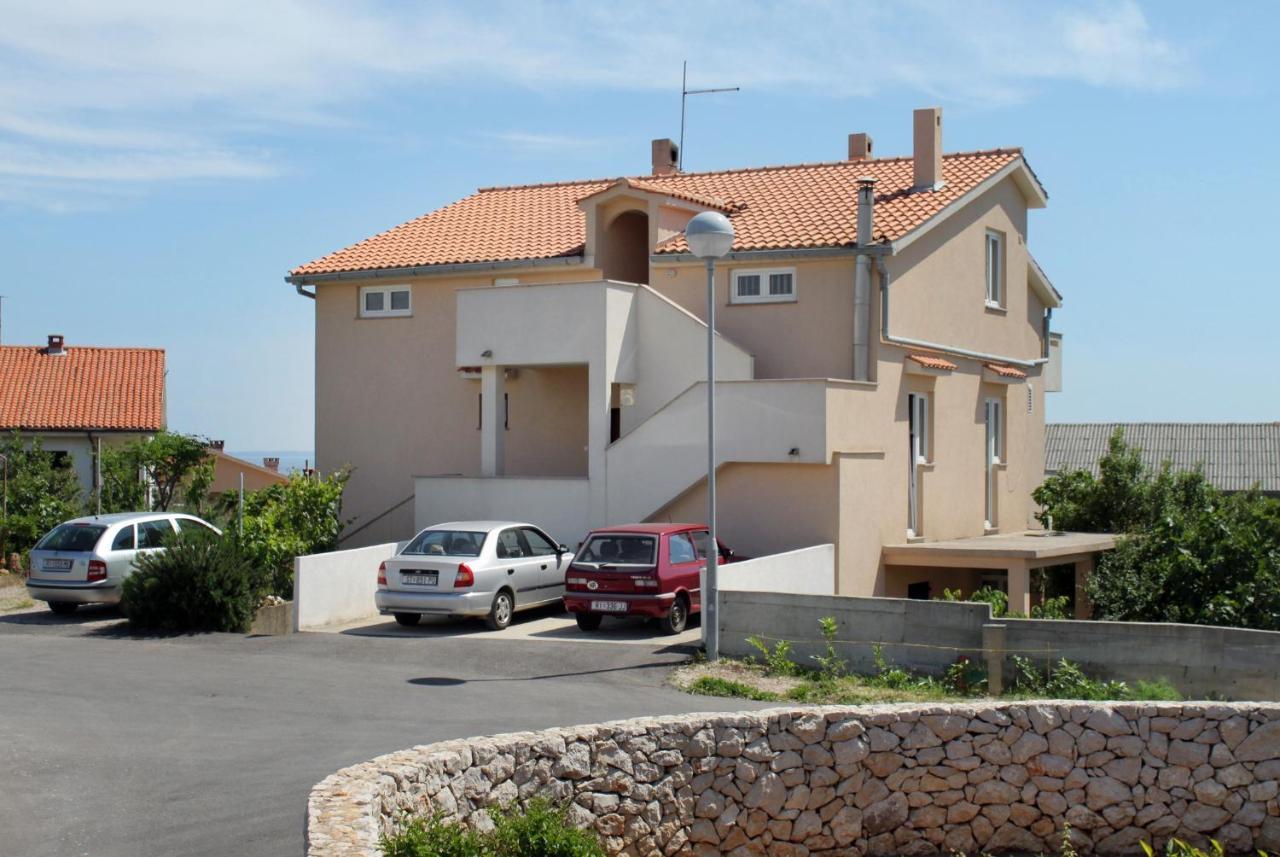 Rooms With A Parking Space Krk - 13553 Vrh  Exteriér fotografie