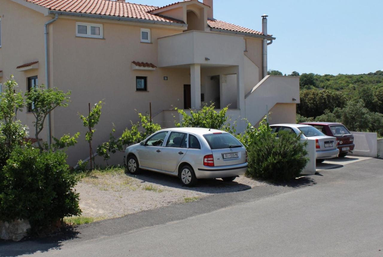 Rooms With A Parking Space Krk - 13553 Vrh  Exteriér fotografie